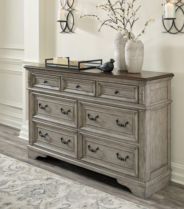 Lodenbay Dresser